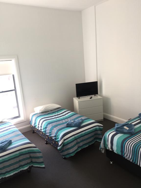 Crown Inn Hotel Kingston Se Екстер'єр фото