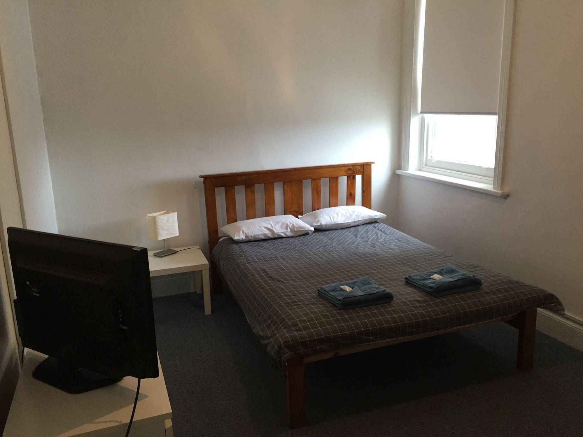 Crown Inn Hotel Kingston Se Екстер'єр фото